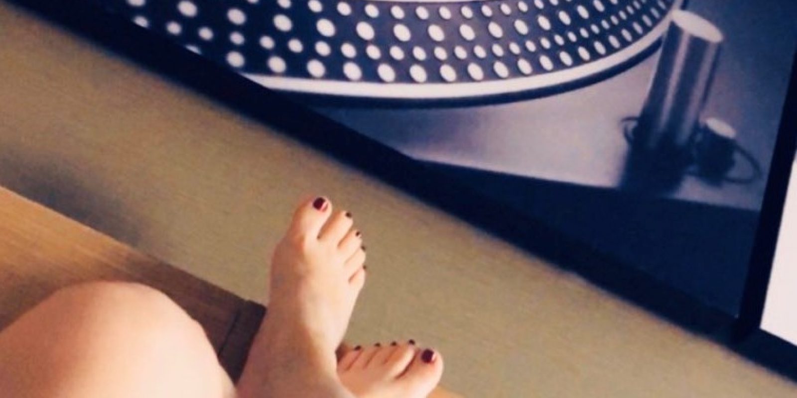 Feet turn table cropped